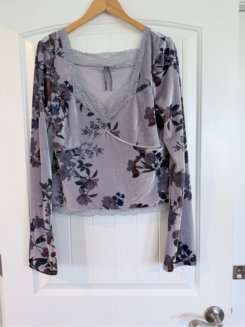 Anthropologie Floral Velvet Lace Trim Long Sleeve Top Size L NWOT